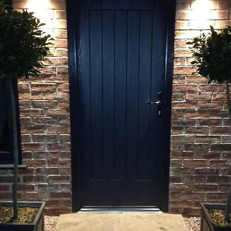 Luxury Coach House Next To Woodland In Knutsford 빌라 외부 사진