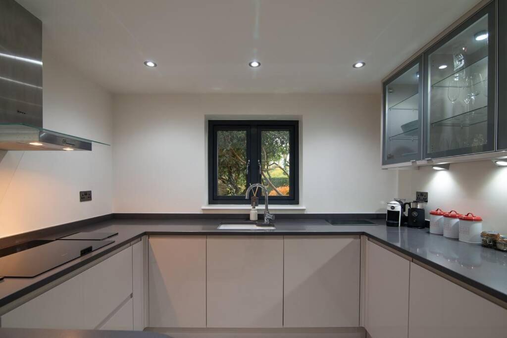 Luxury Coach House Next To Woodland In Knutsford 빌라 외부 사진