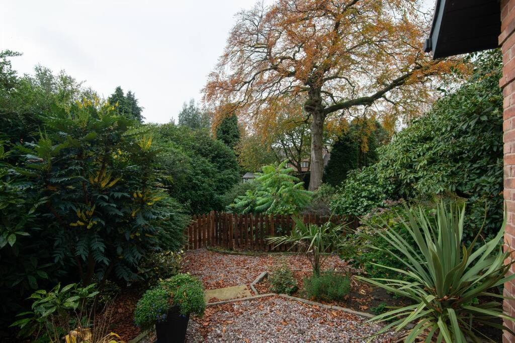 Luxury Coach House Next To Woodland In Knutsford 빌라 외부 사진