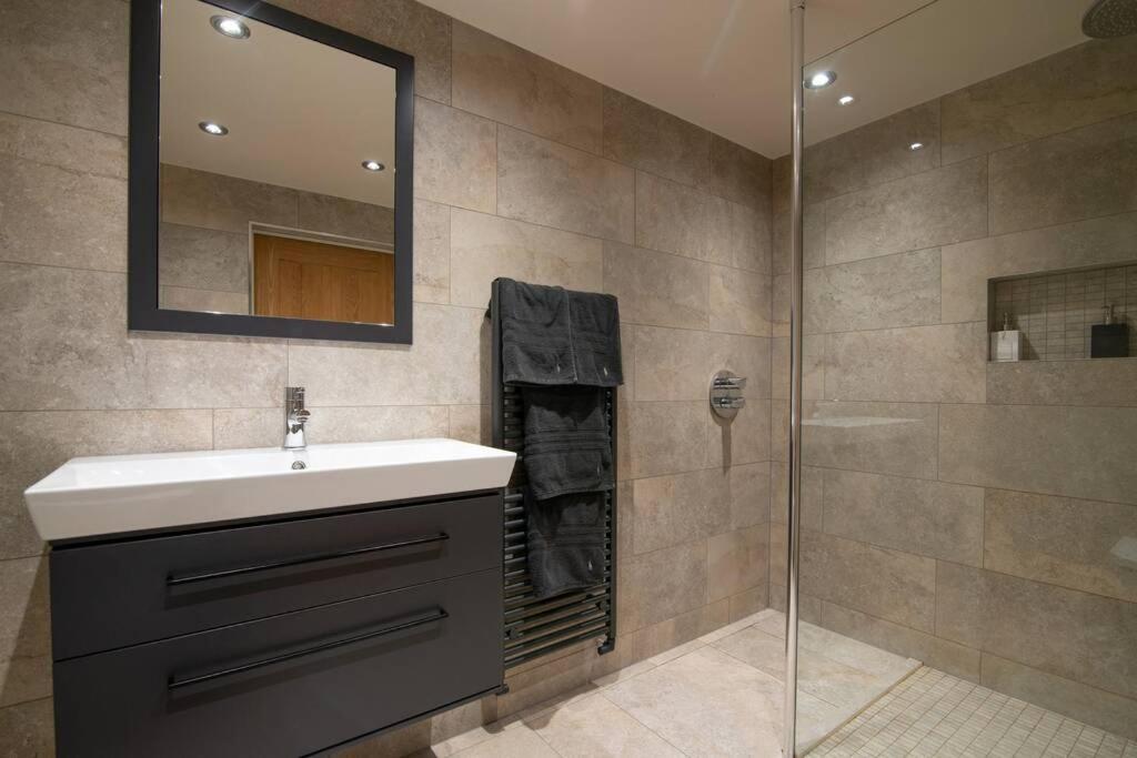 Luxury Coach House Next To Woodland In Knutsford 빌라 외부 사진