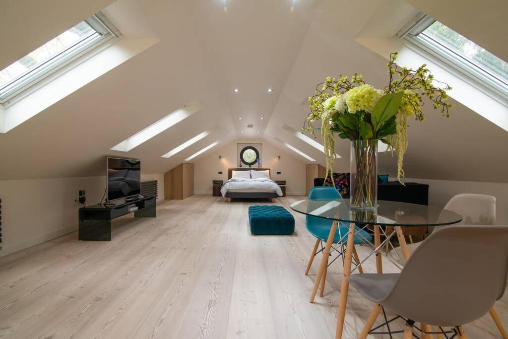 Luxury Coach House Next To Woodland In Knutsford 빌라 외부 사진