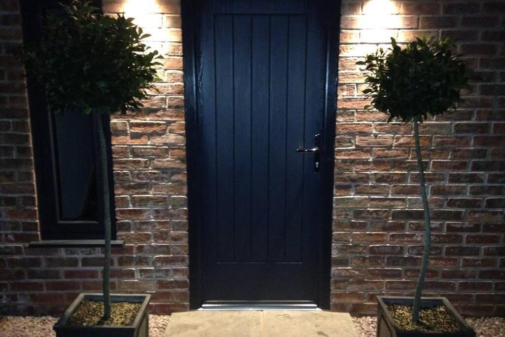 Luxury Coach House Next To Woodland In Knutsford 빌라 외부 사진