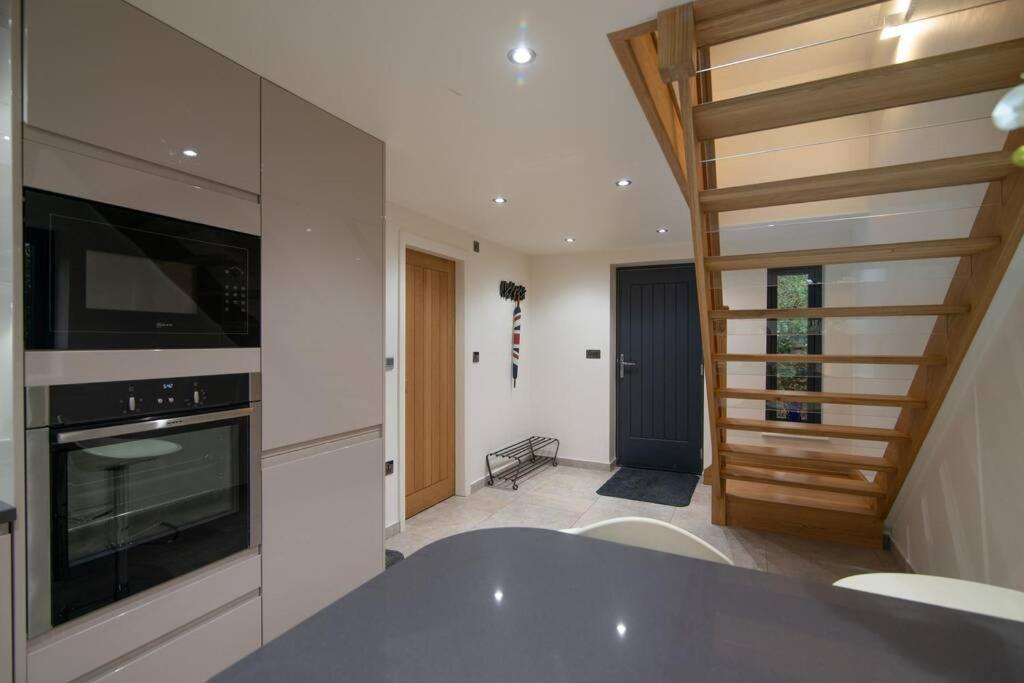 Luxury Coach House Next To Woodland In Knutsford 빌라 외부 사진