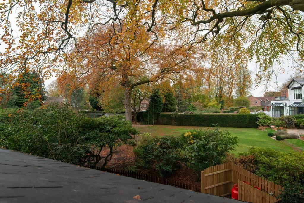 Luxury Coach House Next To Woodland In Knutsford 빌라 외부 사진