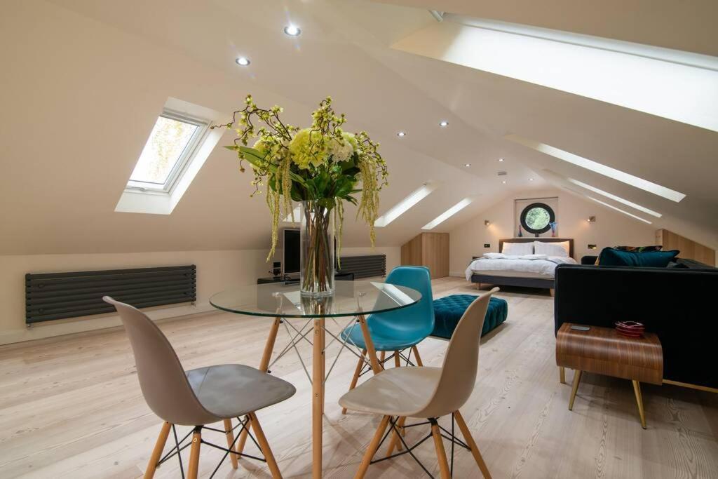 Luxury Coach House Next To Woodland In Knutsford 빌라 외부 사진