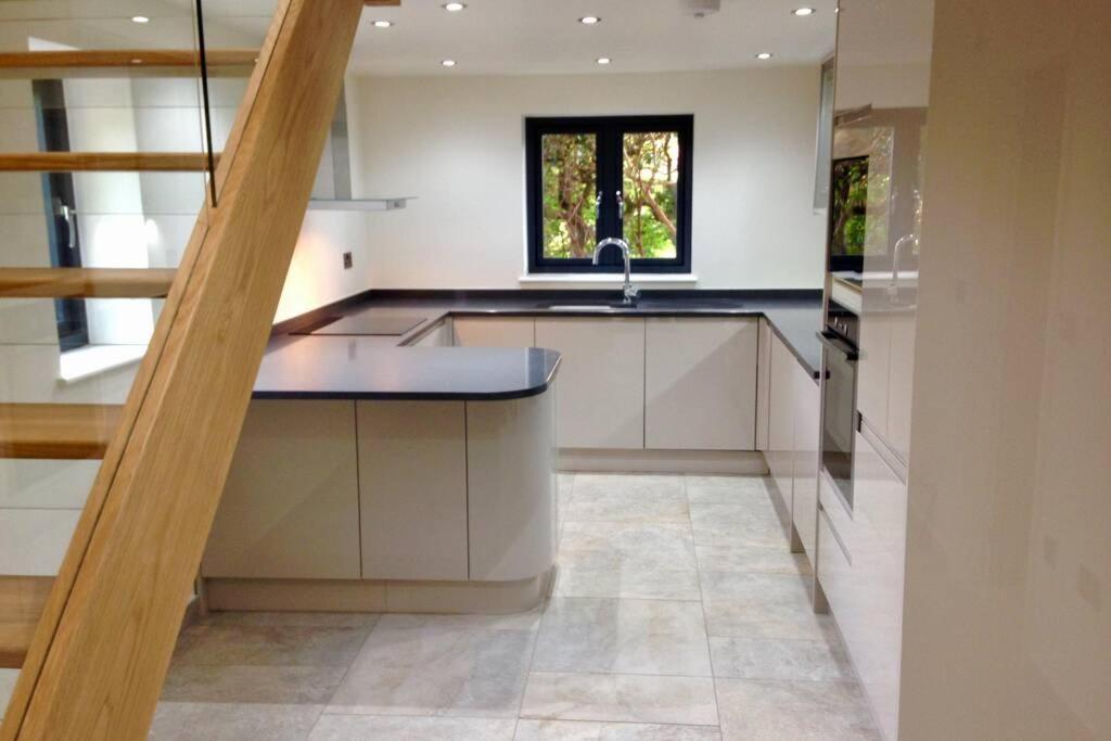 Luxury Coach House Next To Woodland In Knutsford 빌라 외부 사진