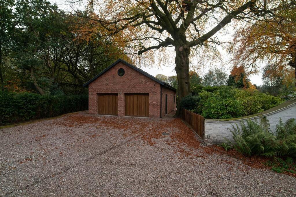 Luxury Coach House Next To Woodland In Knutsford 빌라 외부 사진